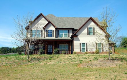 Remate de propiedades: una excelente alternativa para comprar una casa -  ComparaOnline