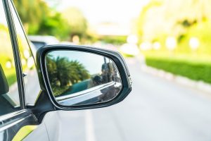 Espejo retrovisor del carro:cómo reducir los puntos ciegos