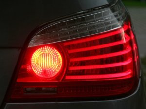 Luz de auto: se verifica en revisión técnica