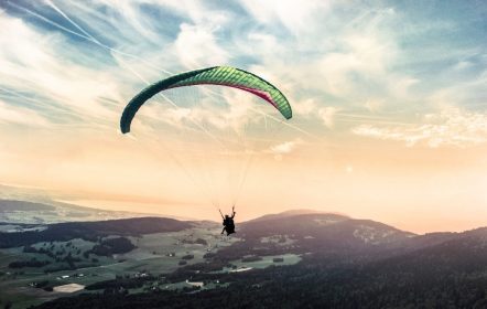 Vuelo en parapente: deportes extremos en el mundo